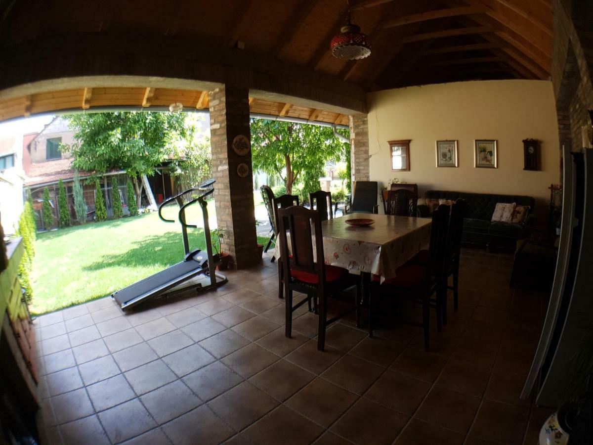 Apartman Vila Milica Kikinda エクステリア 写真